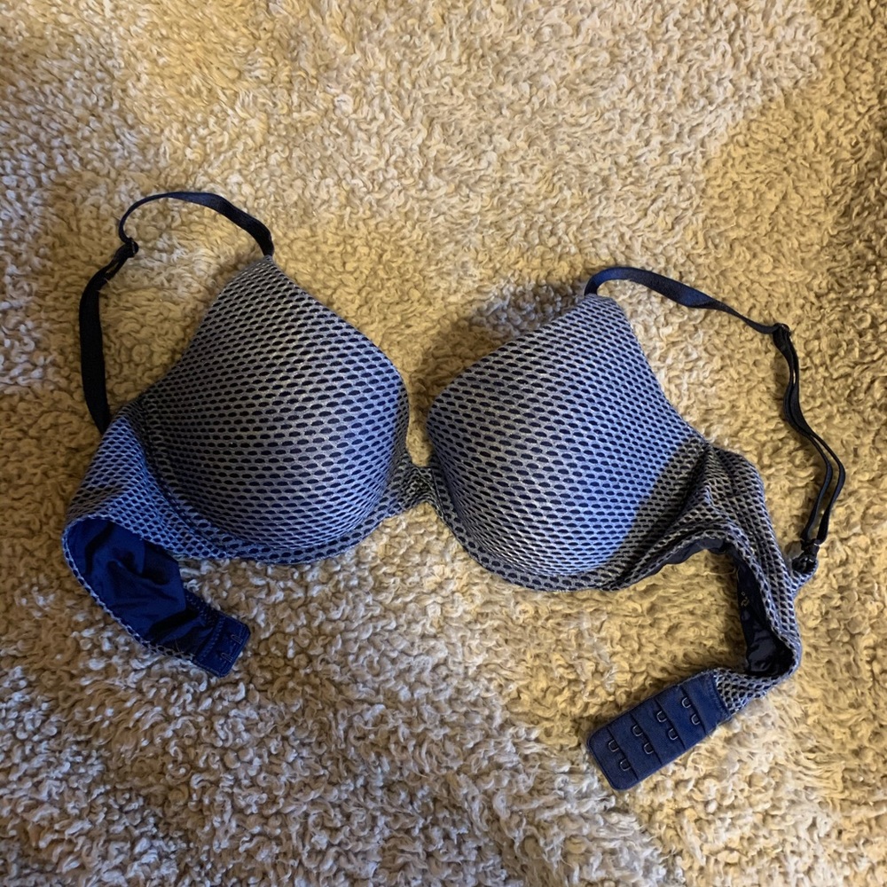 T shirt bra